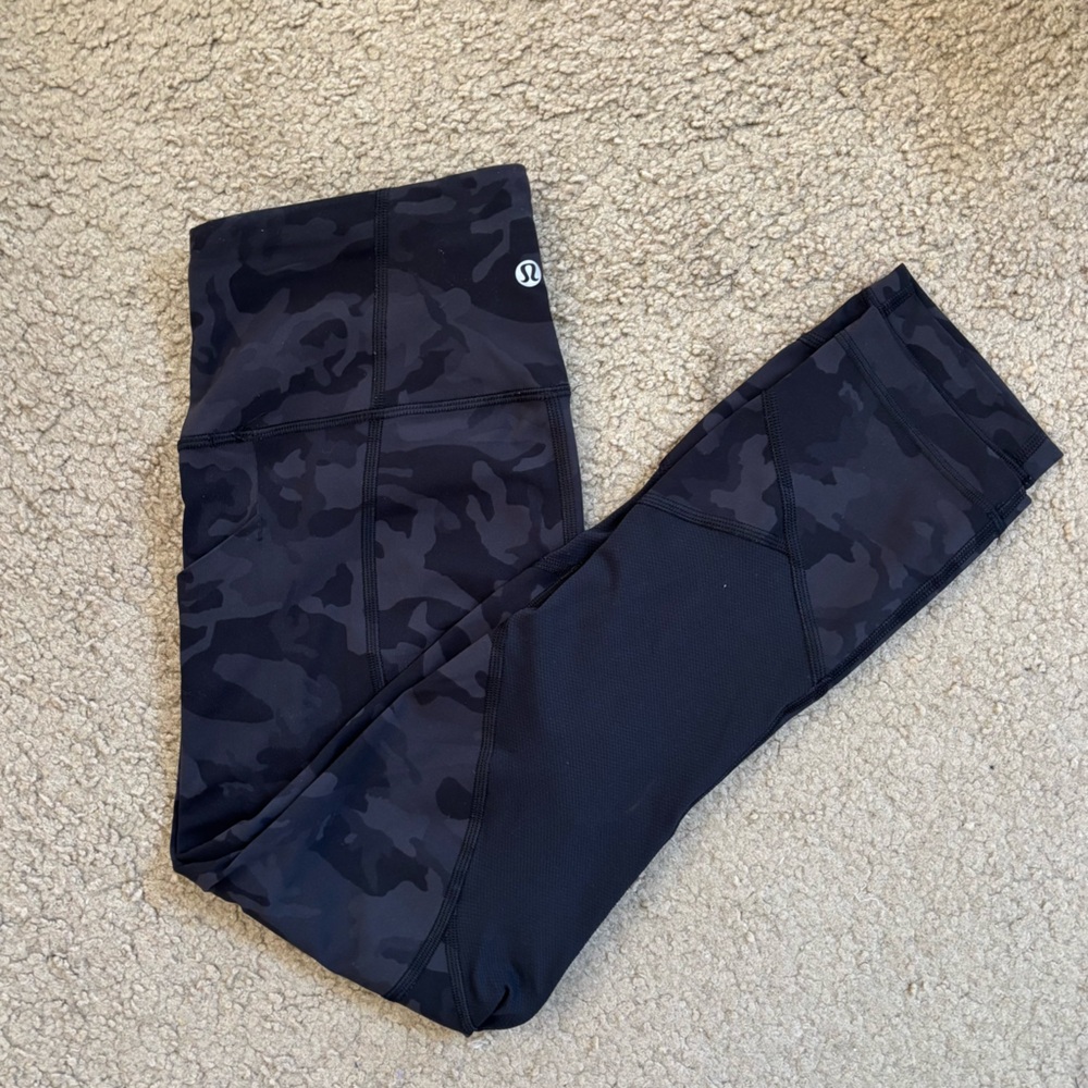 Lululemon Athletica Black Camouflage Leggings 25”